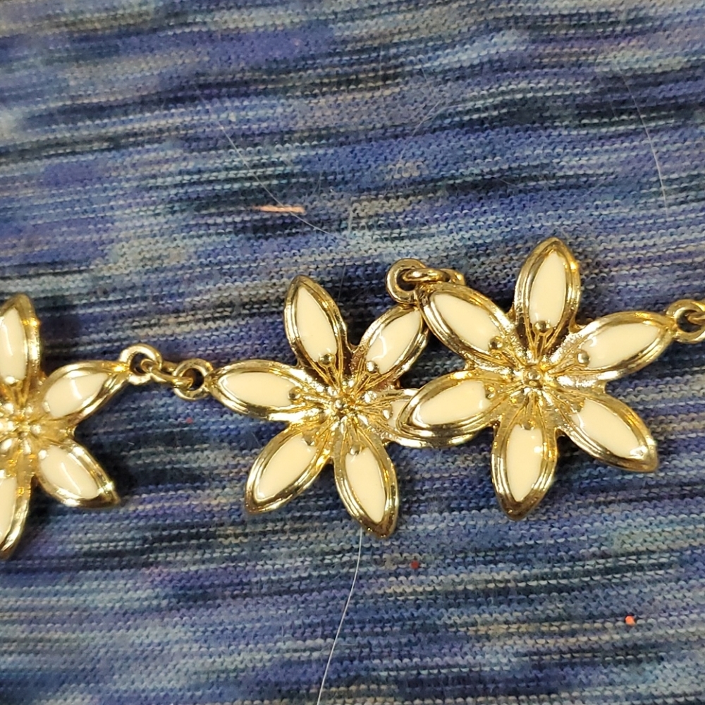 Necklace - Picture 2 of 2